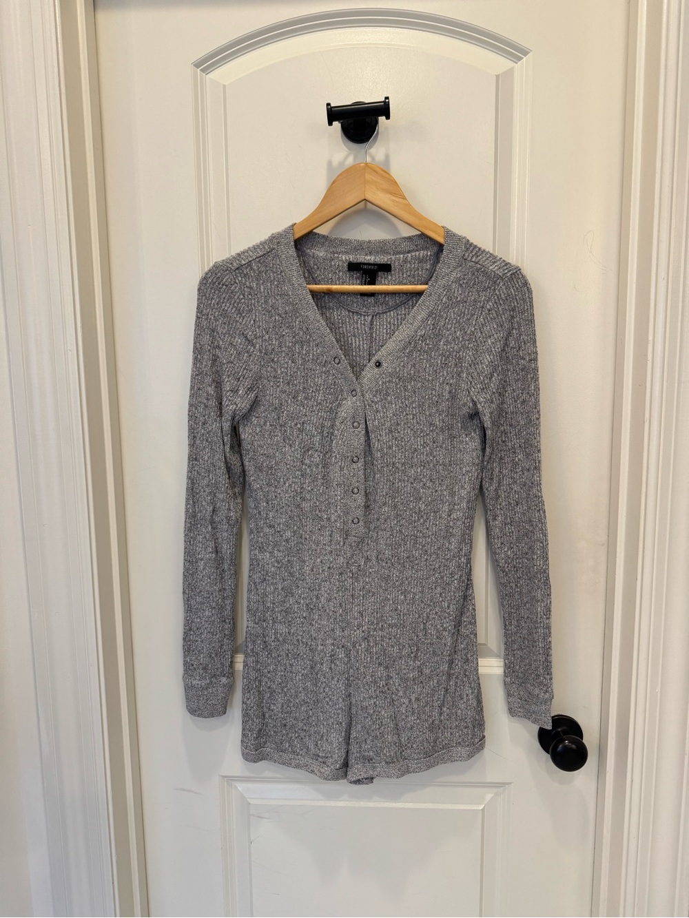 Forever 21 Gray Ribbed Knit Long-Sleeve Jumpsuit Romper